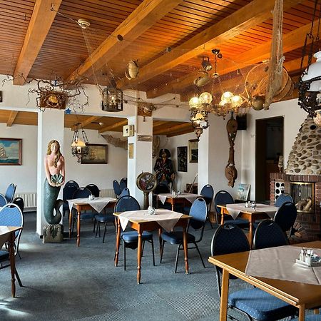 Hotel-Restaurant Cafe Caro Carolinensiel Exterior foto